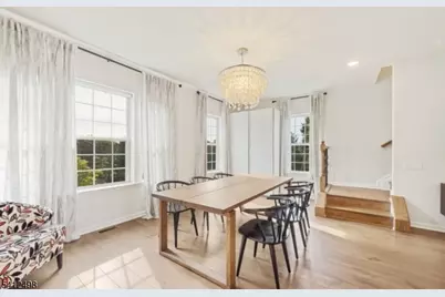 36 Cortland Ct, Livingston, NJ 07039 - Photo 5