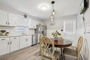 86 Kakeout Rd, Butler, NJ 07405 - Photo 13