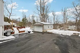 86 Kakeout Rd, Butler, NJ 07405 - Photo 35