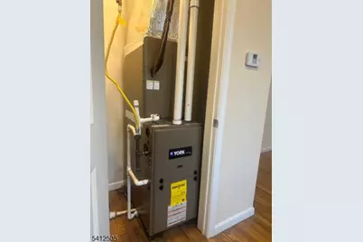 185 Parrow St, Orange, NJ 07050 - Photo 23