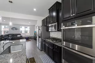 16 Sedicavage Way, Mount Olive, NJ 07828 - Photo 5