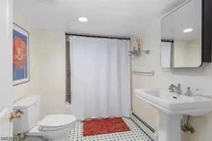 6 Harding Ct, Passaic, NJ 07055 - Photo 17