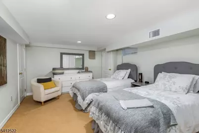 6 Harding Ct, Passaic, NJ 07055 - Photo 11