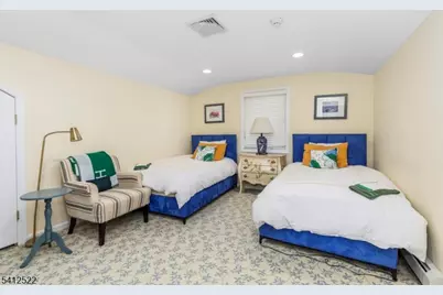 6 Harding Ct, Passaic, NJ 07055 - Photo 15