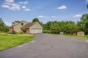 69 Lincoln Laurel Rd, Frelinghuysen Township, NJ 07860 - Photo 3