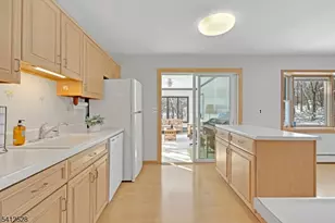 52 Valley View Rd, Warren Township, NJ 07059 - Photo 17