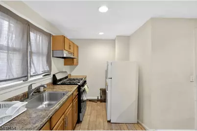 527 Valley St, Orange, NJ 07050 - Photo 21