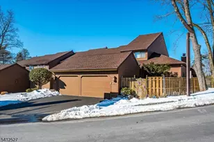 37 Giggleswick Way, Edison Twp., NJ 08820 - Photo 3