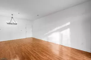 225 Windmill Ct, Lopatcong Township, NJ 08865 - Photo 5