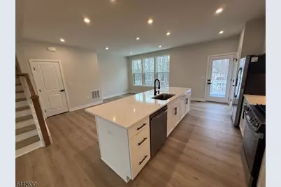 4 Lafayette Ln, Montville Township, NJ 07082 - Photo 11