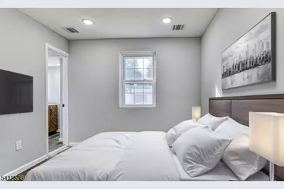 685 Edgewood Pl, North Brunswick Township, NJ 08902 - Photo 19