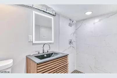 685 Edgewood Pl, North Brunswick Township, NJ 08902 - Photo 11