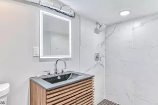 685 Edgewood Pl, North Brunswick Township, NJ 08902 - Photo 11