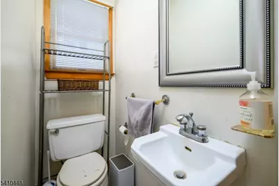 437 Bailey Ave, Union Township, NJ 07083 - Photo 17