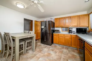 437 Bailey Ave, Union Township, NJ 07083 - Photo 11