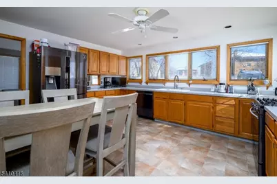 437 Bailey Ave, Union Township, NJ 07083 - Photo 15