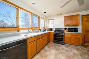 437 Bailey Ave, Union Township, NJ 07083 - Photo 15