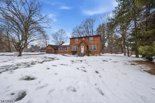 10 Clark Ln, Mount Olive, NJ 07836 - Photo 3