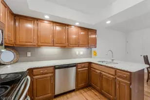 22 Stone Run Rd, Bedminster Township, NJ 07921 - Photo 11