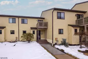 7 Lake Ct, Raritan Township, NJ 08822 - Photo 3