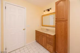 7 Lake Ct, Raritan Township, NJ 08822 - Photo 11