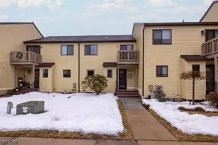 7 Lake Ct, Raritan Township, NJ 08822 - Photo 3