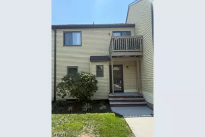 7 Lake Ct, Raritan Township, NJ 08822 - Photo 1