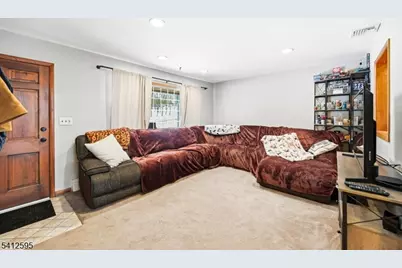 17 Acorn Dr, Vernon, NJ 07422 - Photo 5