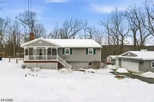 17 Acorn Dr, Vernon, NJ 07422 - Photo 1