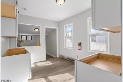 415 Wood St, Burlington, NJ 08016 - Photo 11