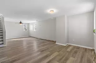 415 Wood St, Burlington, NJ 08016 - Photo 5