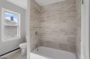 415 Wood St, Burlington City, NJ 08016 - Photo 11