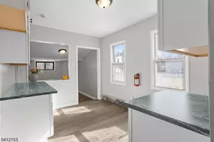 415 Wood St, Burlington City, NJ 08016 - Photo 3