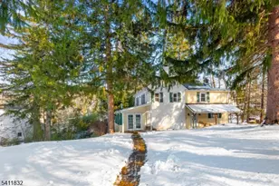 464 Buckhorn Dr, White Township, NJ 07823 - Photo 1