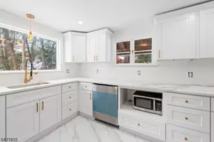 464 Buckhorn Dr, White Township, NJ 07823 - Photo 3