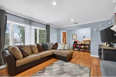 38 Butternut Dr, Vernon, NJ 07462 - Photo 5