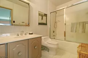 2 Claridge Dr 2Hw, Verona, NJ 07044 - Photo 17