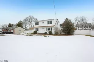 32 Garden Pl, Pequannock Township, NJ 07444 - Photo 3