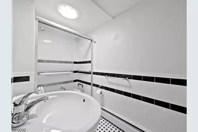 43 Corbin Ave, Jersey City, NJ 07306 - Photo 23