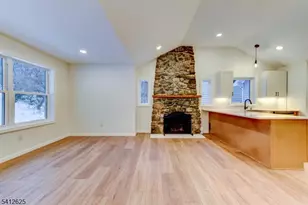 39 Old Rd, Ringwood, NJ 07456 - Photo 9