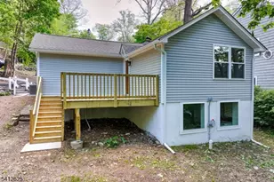 39 Old Rd, Ringwood, NJ 07456 - Photo 5