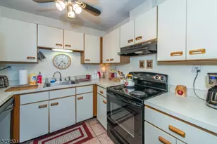 305 Federal Hill Rd, Pompton Lakes, NJ 07442 - Photo 9