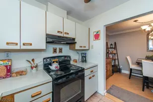 305 Federal Hill Rd, Pompton Lakes, NJ 07442 - Photo 7