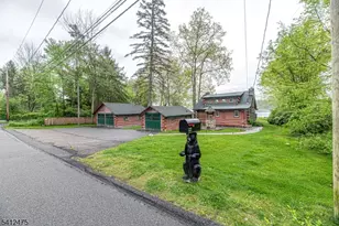 121 Bearfort Rd, West Milford, NJ 07480 - Photo 9