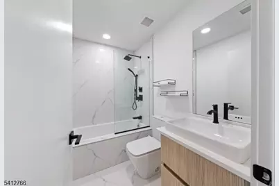 2 Harbor Front Plz, Elizabeth, NJ 07206 - Photo 23