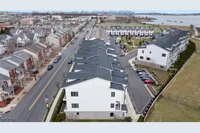 2 Harbor Front Plz, Elizabeth, NJ 07206 - Photo 31