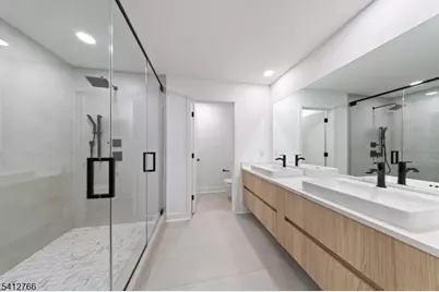 2 Harbor Front Plz, Elizabeth, NJ 07206 - Photo 7