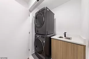 2 Harbor Front Plaza, Elizabeth, NJ 07206 - Photo 11