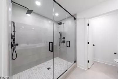 2 Harbor Front Plz, Elizabeth, NJ 07206 - Photo 27