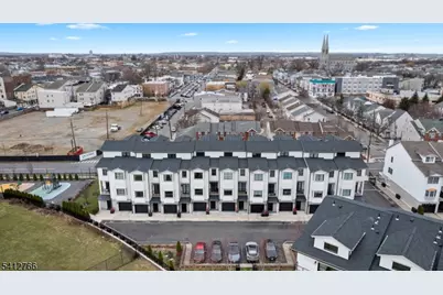 2 Harbor Front Plz, Elizabeth, NJ 07206 - Photo 29